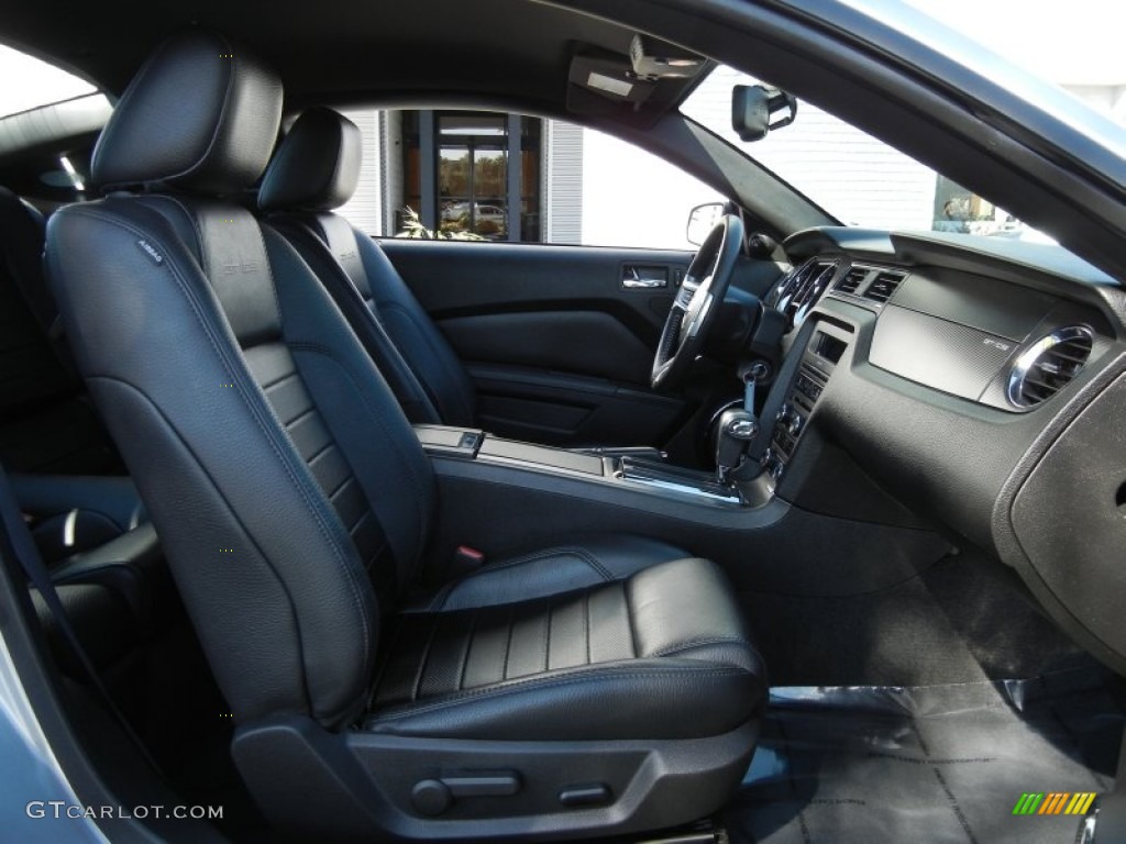 2011 Mustang GT/CS California Special Coupe - Ingot Silver Metallic / CS Charcoal Black/Carbon photo #18