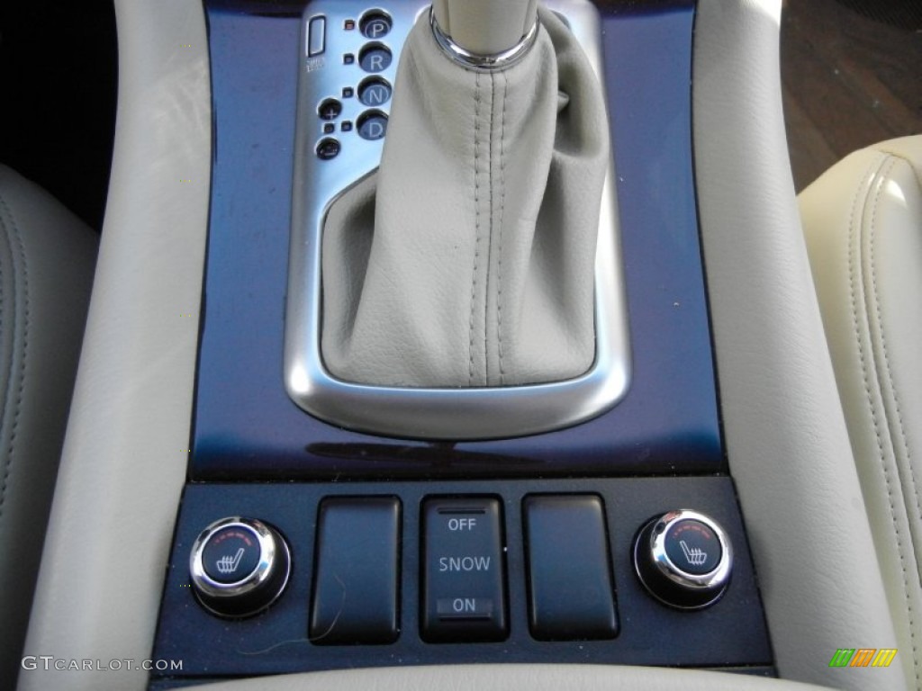 2010 Infiniti EX 35 Journey Controls Photos