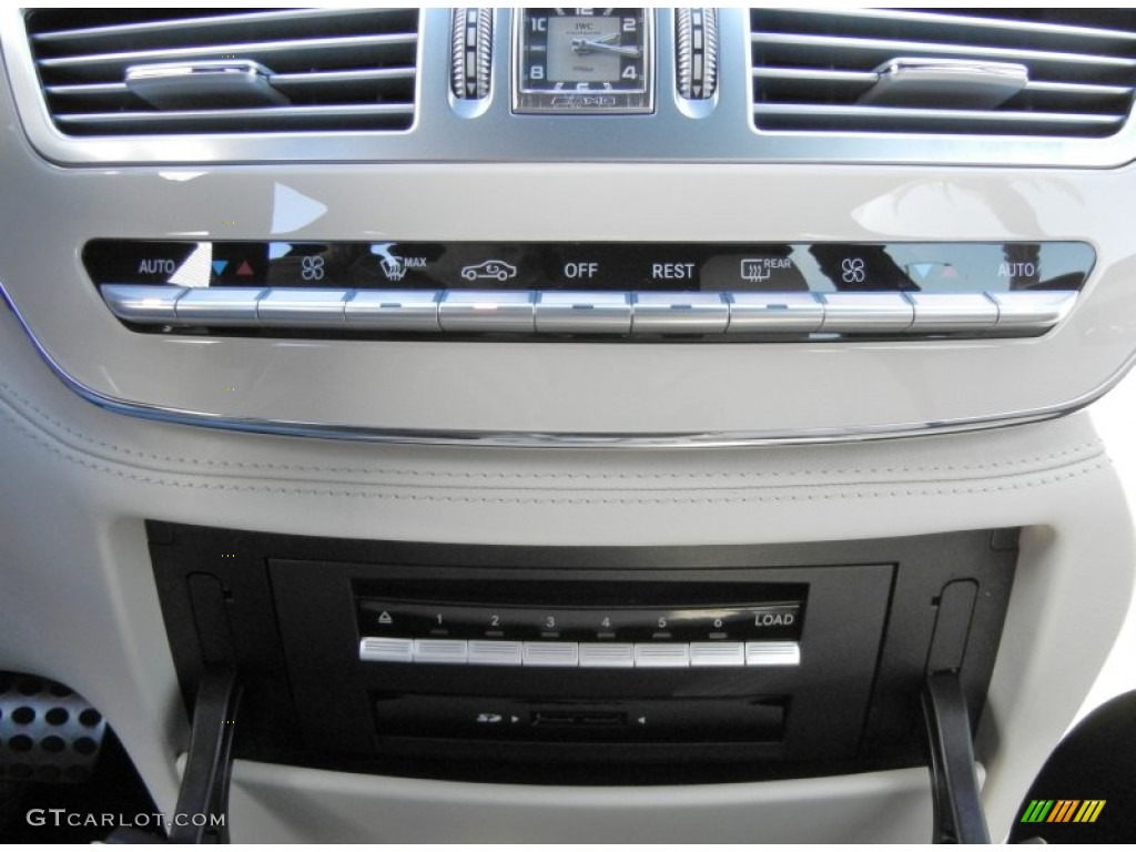 2010 Mercedes-Benz S 63 AMG Sedan Controls Photo #59142533