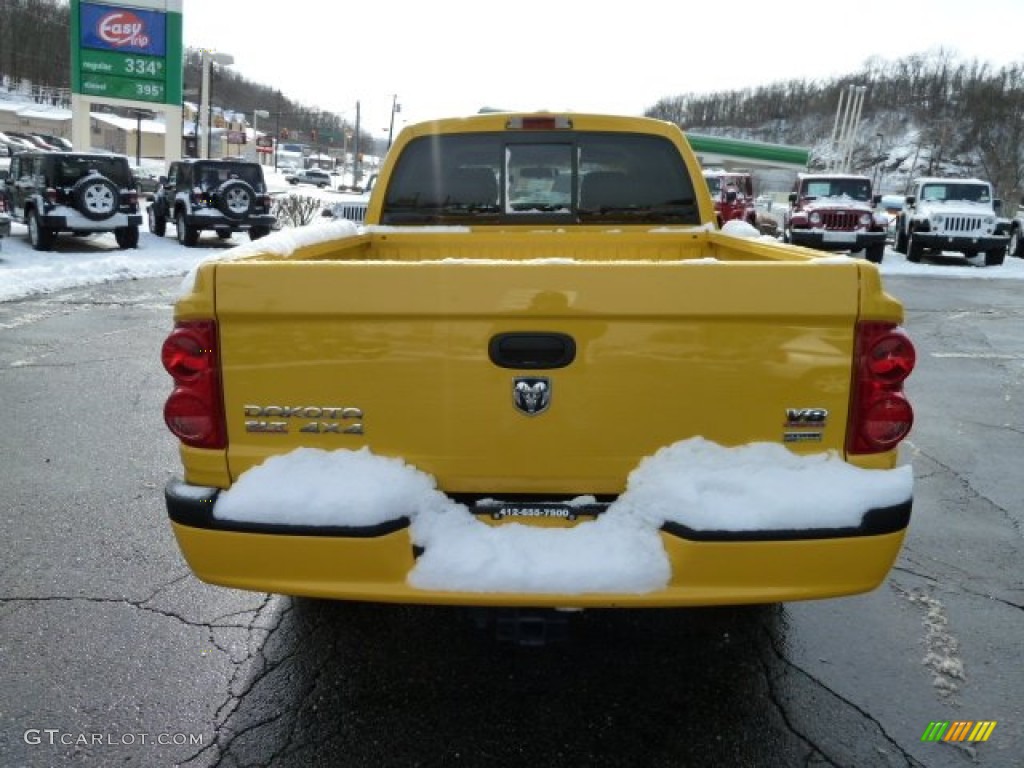 2007 Dakota SLT Quad Cab 4x4 - Detonator Yellow / Medium Slate Gray photo #4
