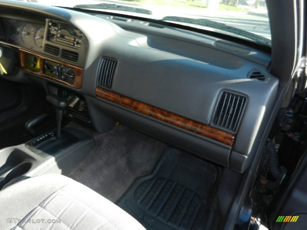 1996 Grand Cherokee Laredo 4x4 - Black / Agate photo #23