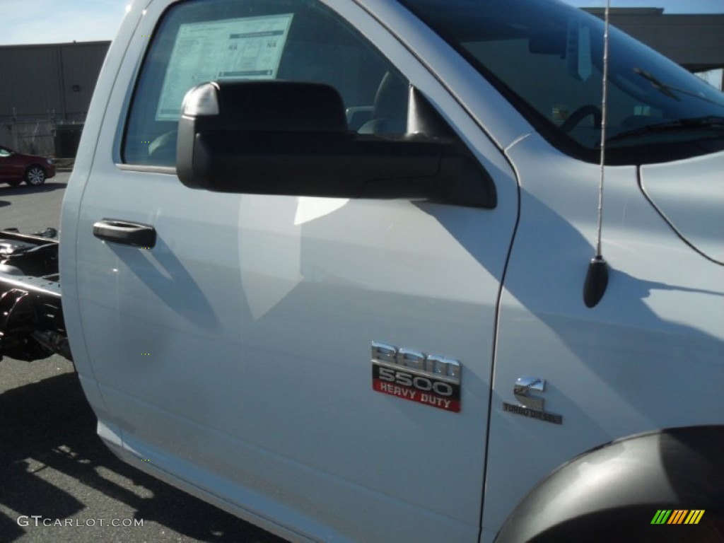 2012 Ram 5500 HD ST Regular Cab 4x4 Chassis - Bright White / Dark Slate/Medium Graystone photo #22