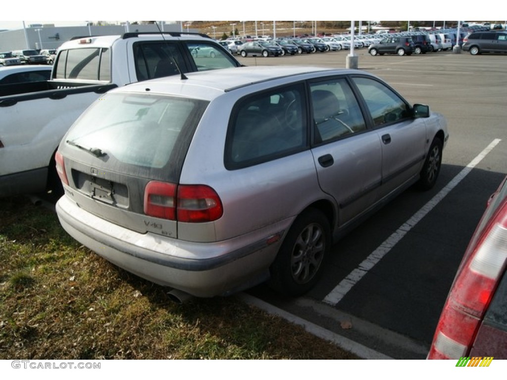 2000 V40 1.9T Wagon - Silver Metallic / Off Black photo #2