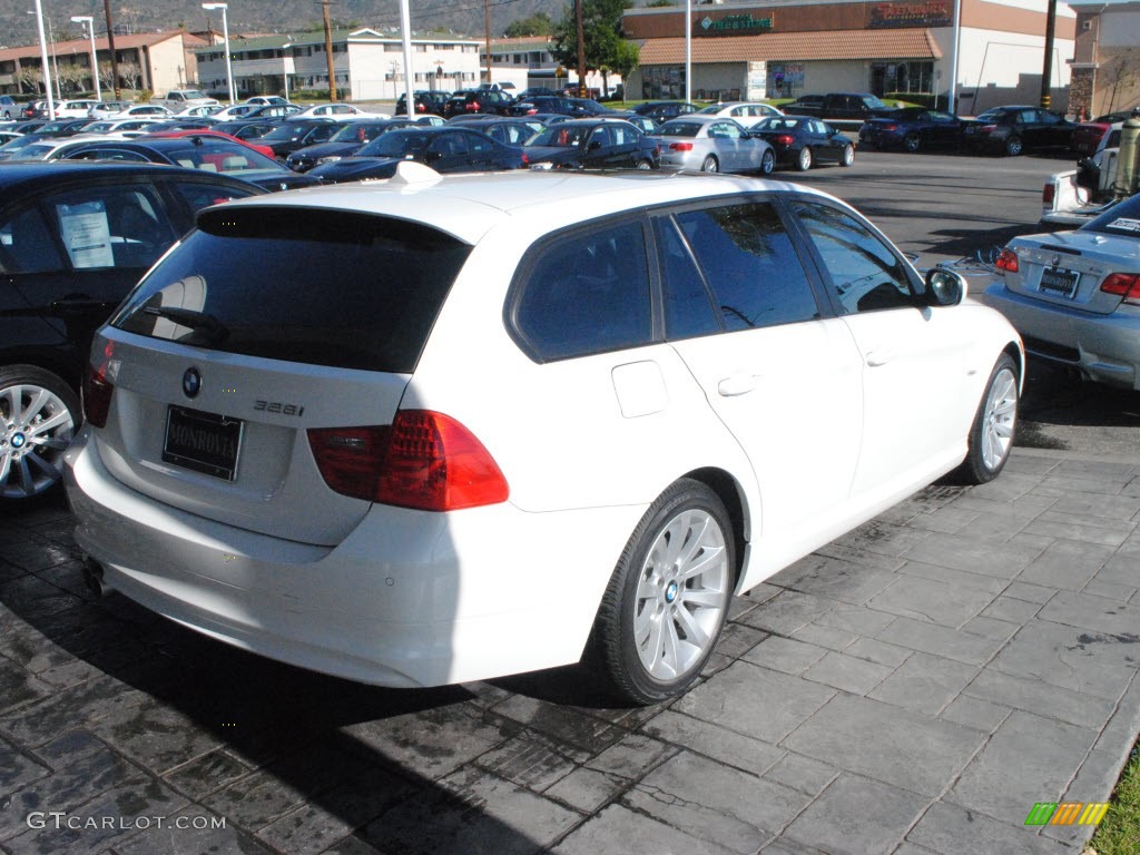 2011 3 Series 328i Sports Wagon - Alpine White / Black photo #8
