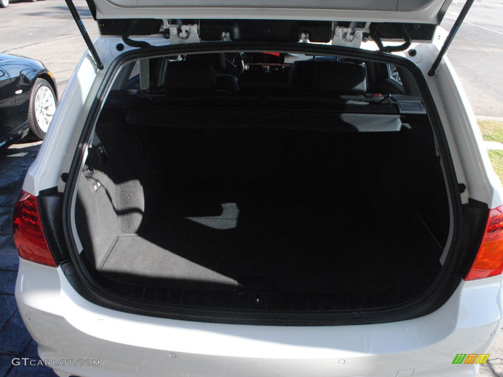 2011 3 Series 328i Sports Wagon - Alpine White / Black photo #10