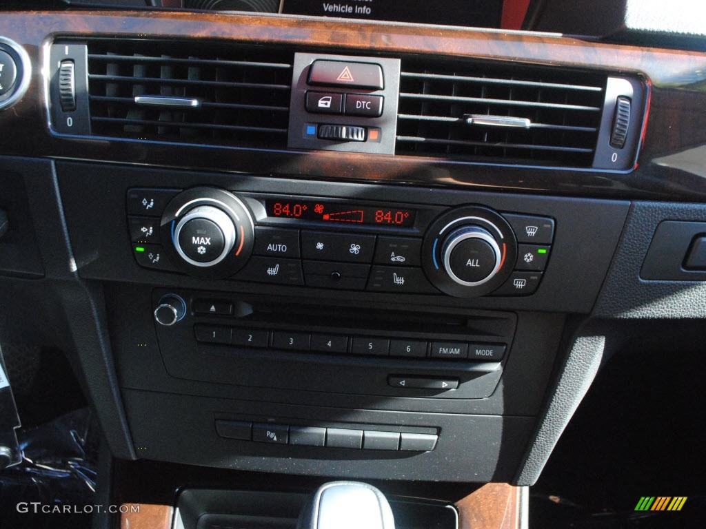 2011 BMW 3 Series 328i Sports Wagon Controls Photos