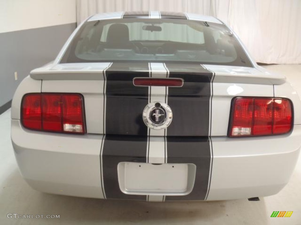 2007 Mustang V6 Premium Coupe - Satin Silver Metallic / Dark Charcoal photo #6