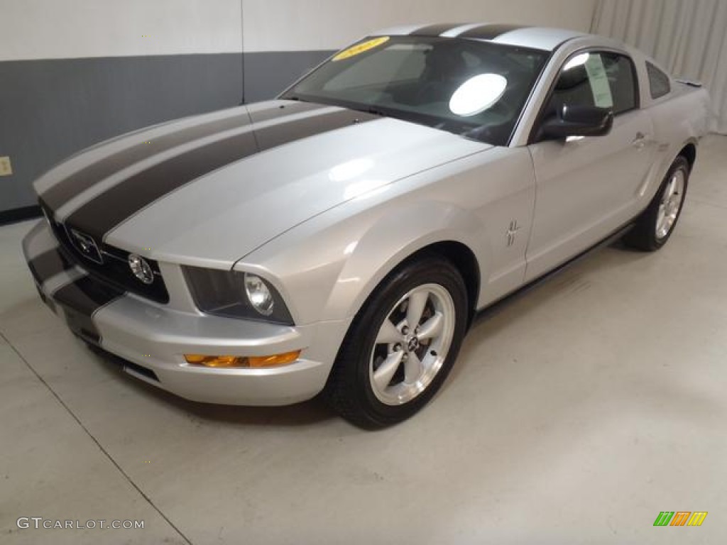 2007 Mustang V6 Premium Coupe - Satin Silver Metallic / Dark Charcoal photo #15