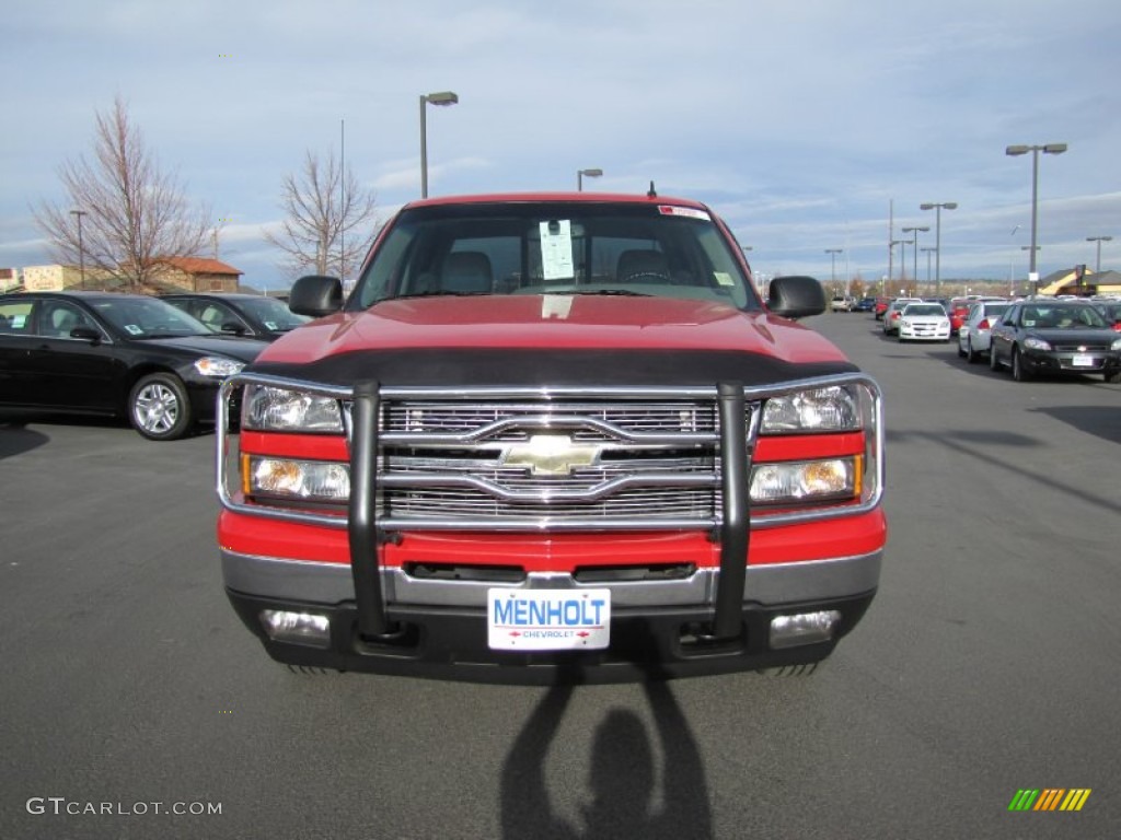 2006 Silverado 1500 LT Crew Cab 4x4 - Victory Red / Medium Gray photo #2