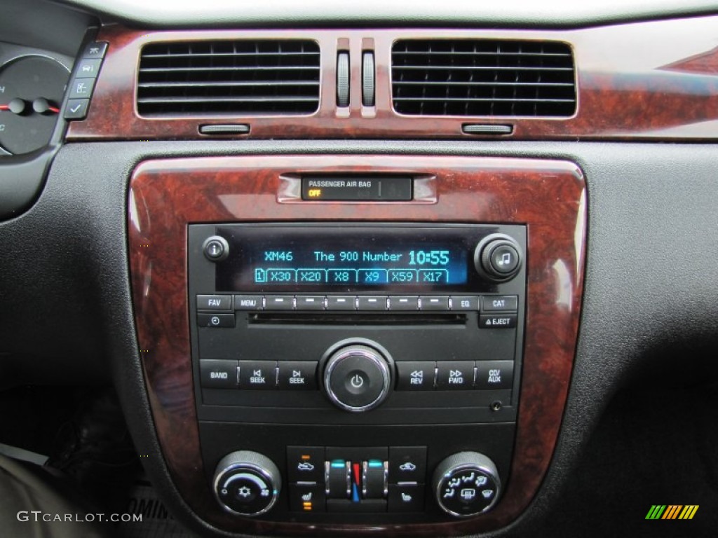 2008 Chevrolet Impala LTZ Controls Photos