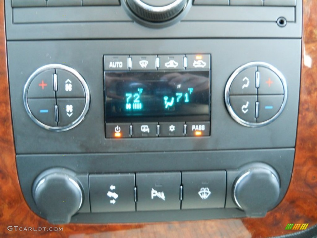 2007 Chevrolet Silverado 1500 LTZ Extended Cab 4x4 Controls Photo #59167355