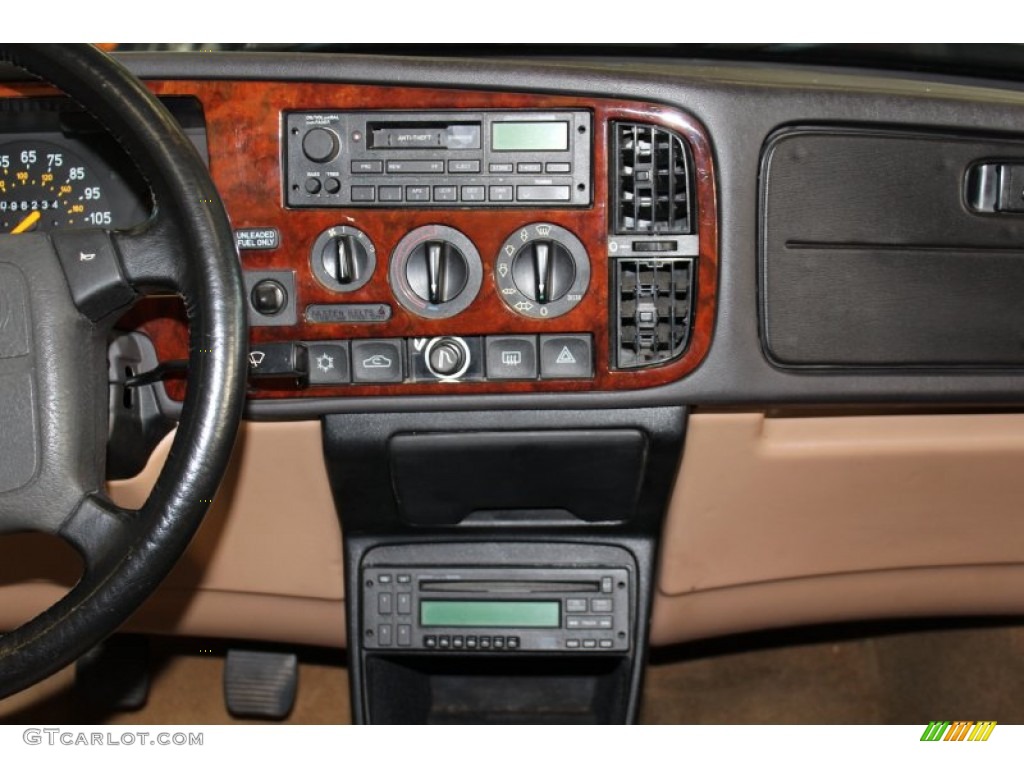 1994 Saab 900 Commemorative Turbo Convertible Controls Photo #59170603