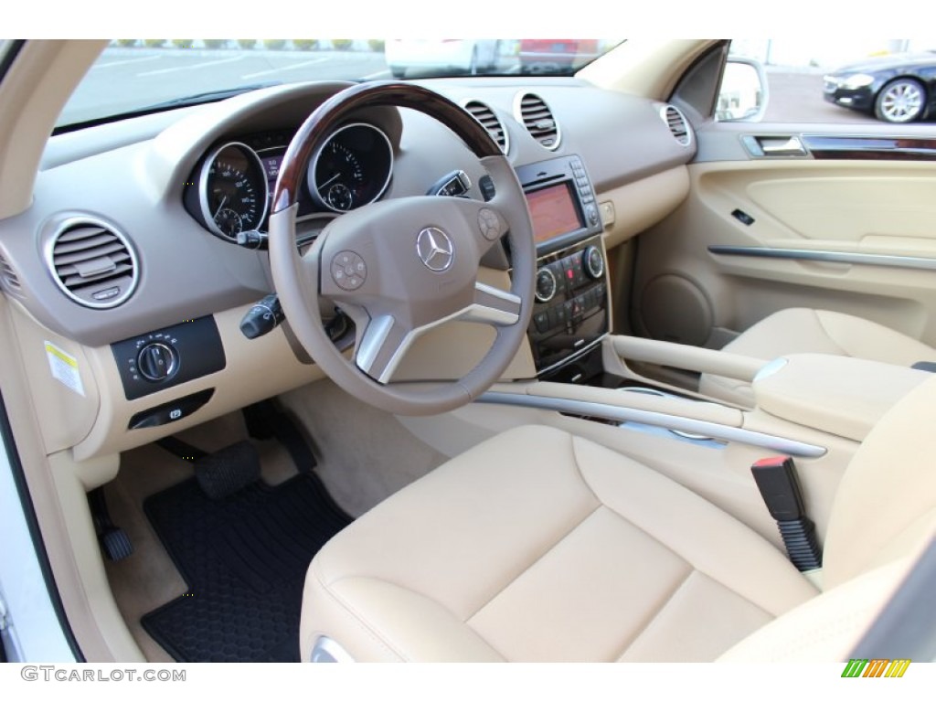 Cashmere Interior 2010 Mercedes-Benz ML 550 4Matic Photo #59171116