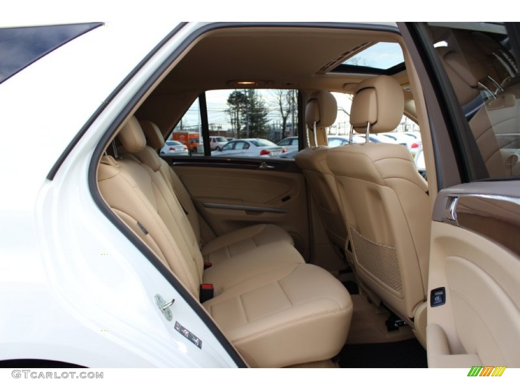 Cashmere Interior 2010 Mercedes-Benz ML 550 4Matic Photo #59171245