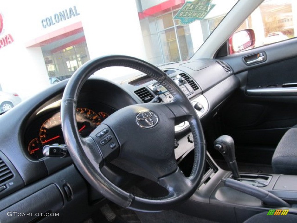 2005 Camry SE - Salsa Red Pearl / Dark Gray photo #13