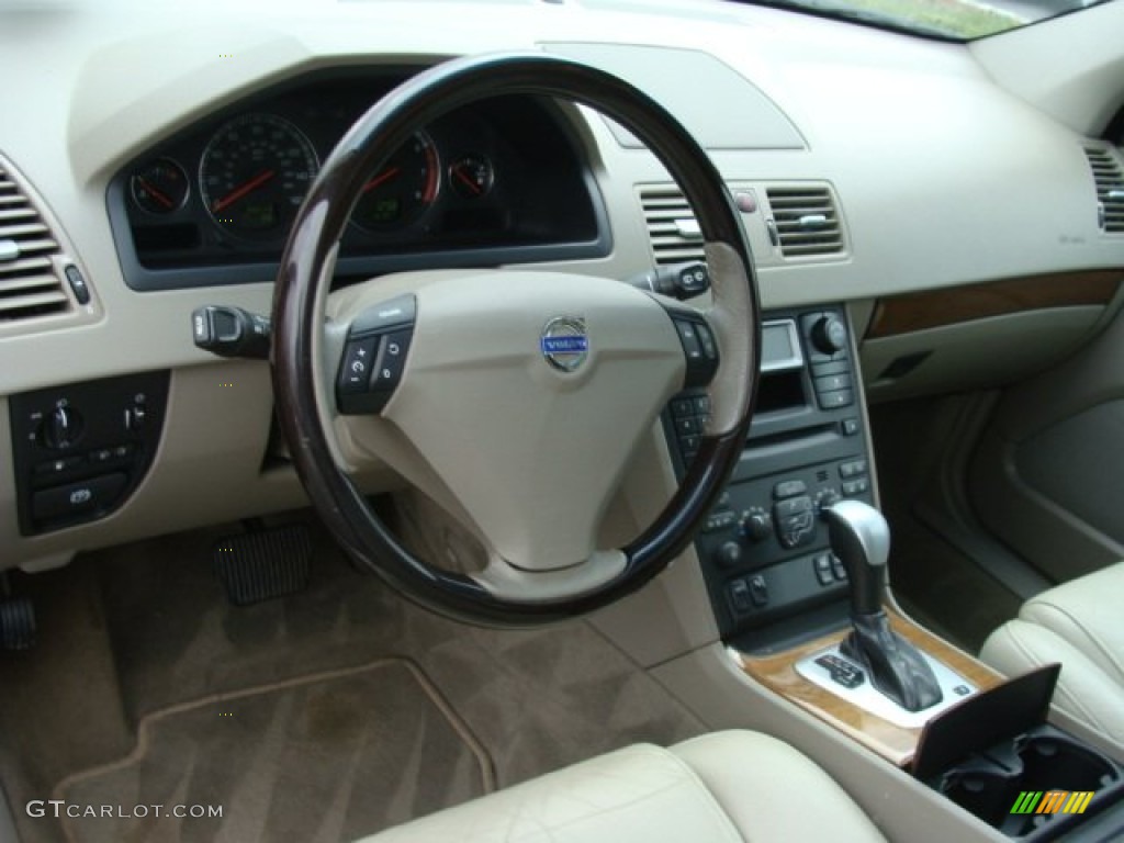 2004 Volvo XC90 T6 AWD Taupe/Light Taupe Dashboard Photo #59175761