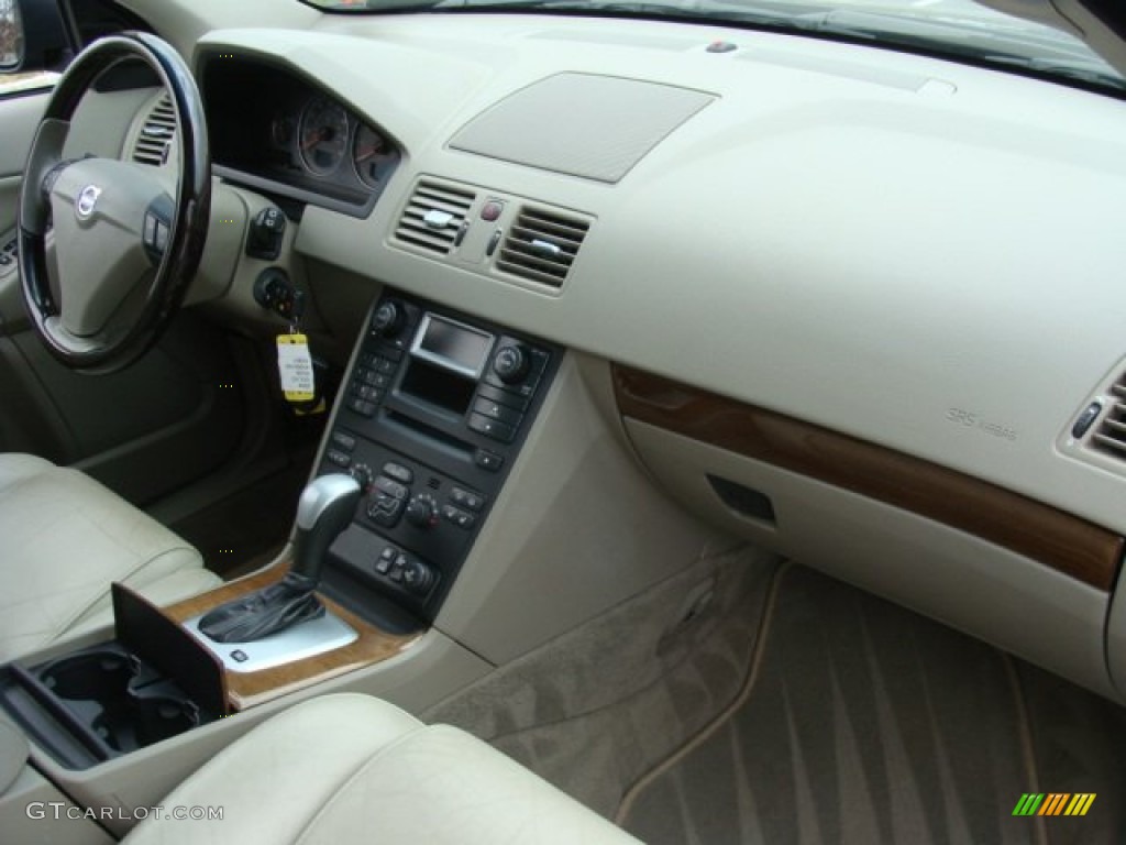 2004 Volvo XC90 T6 AWD Taupe/Light Taupe Dashboard Photo #59175881