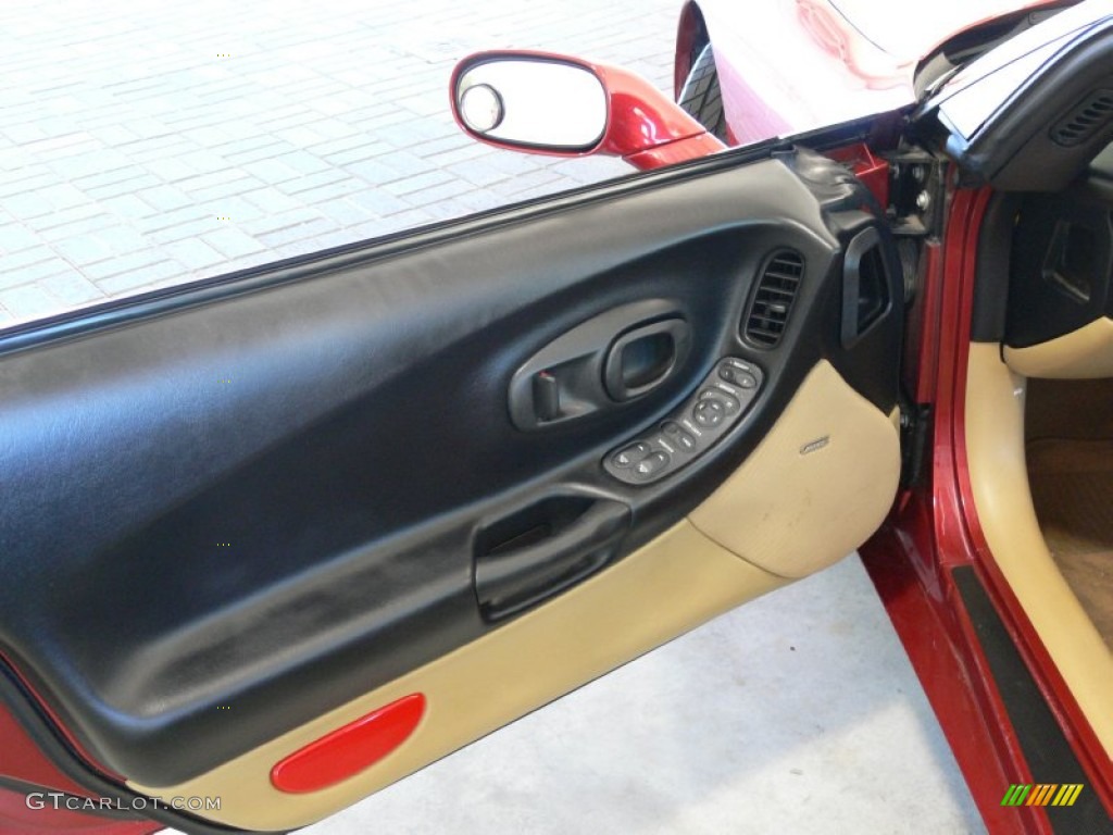 2000 Corvette Coupe - Magnetic Red Metallic / Light Oak photo #14