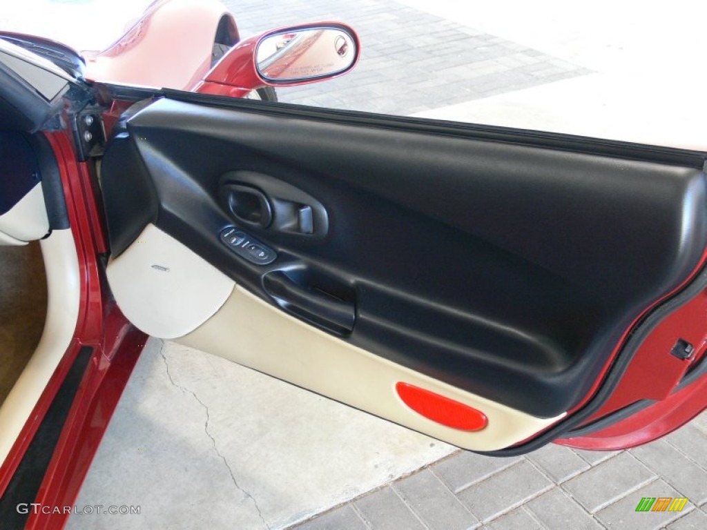 2000 Corvette Coupe - Magnetic Red Metallic / Light Oak photo #17