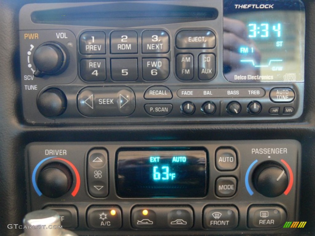 2000 Chevrolet Corvette Coupe Audio System Photo #59180442