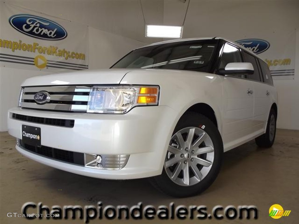 White Platinum Metallic Tri-Coat Ford Flex