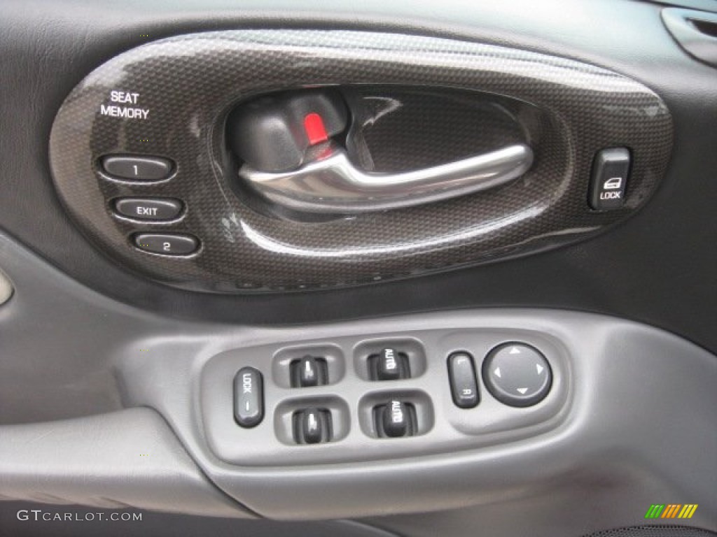 2005 Pontiac Bonneville GXP Controls Photo #59188589