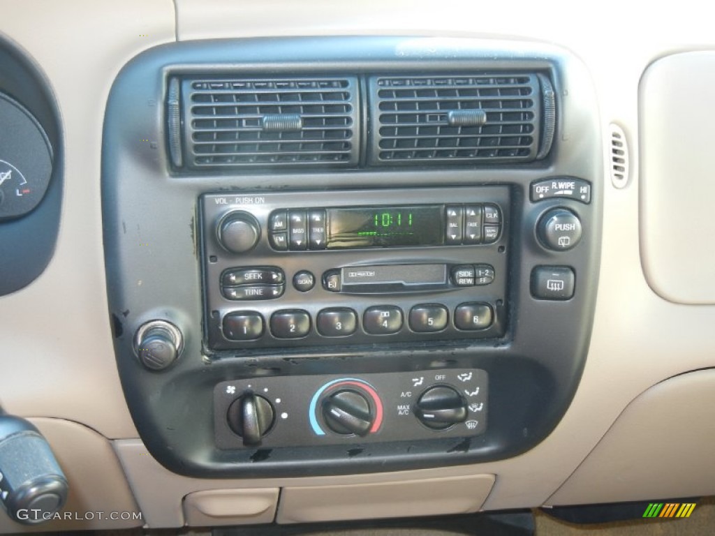 2001 Ford Explorer XLS Controls Photo #59193488