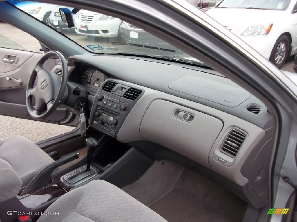 2002 Honda Accord VP Sedan Quartz Gray Dashboard Photo #59195699