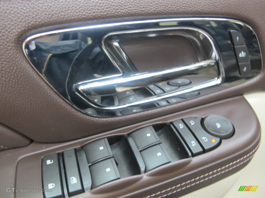 2010 Cadillac Escalade Platinum AWD Controls Photos