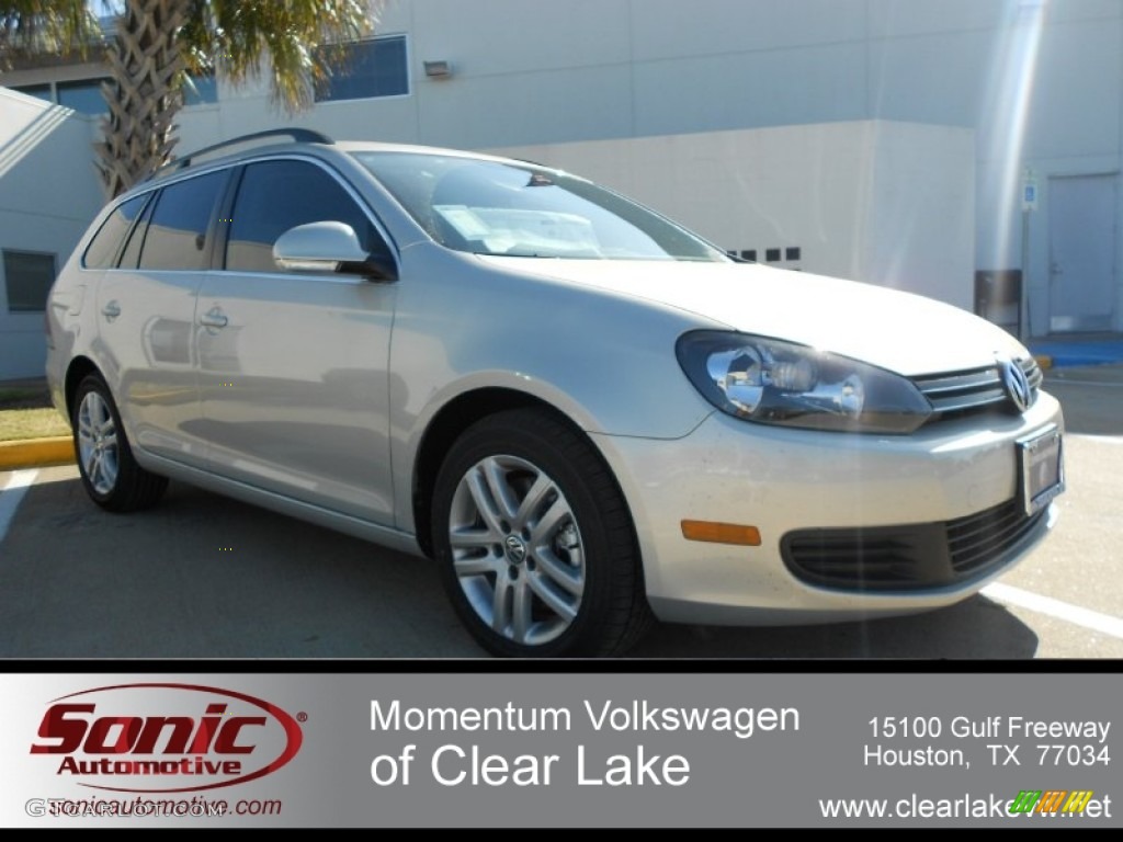 White Gold Metallic Volkswagen Jetta