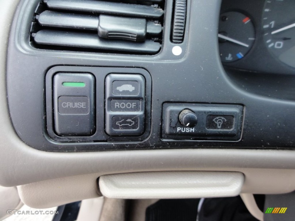 1997 Honda Accord EX Sedan Controls Photos