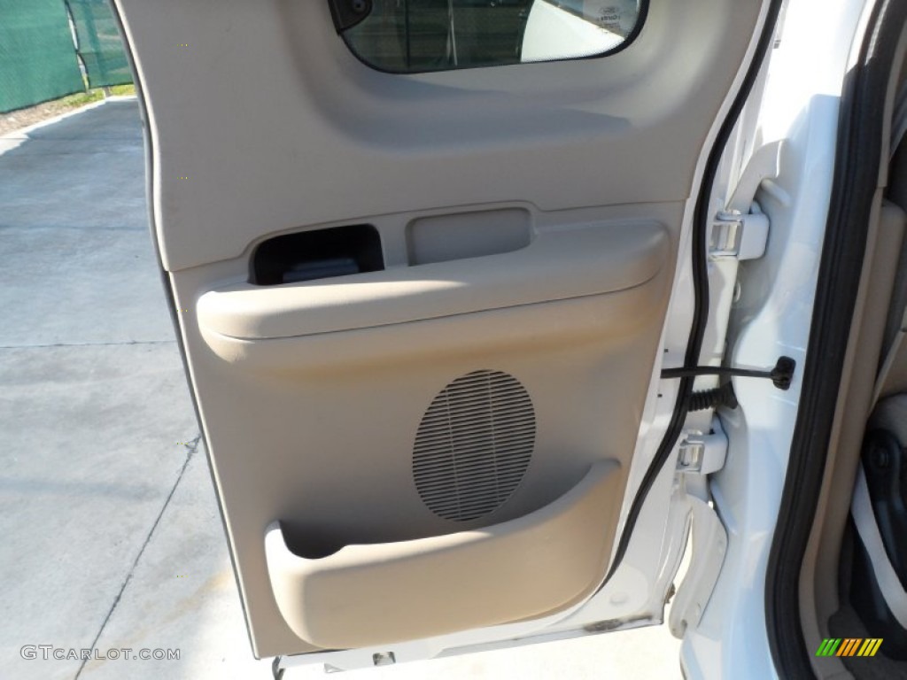 2002 F150 XLT SuperCab - Oxford White / Medium Parchment photo #30