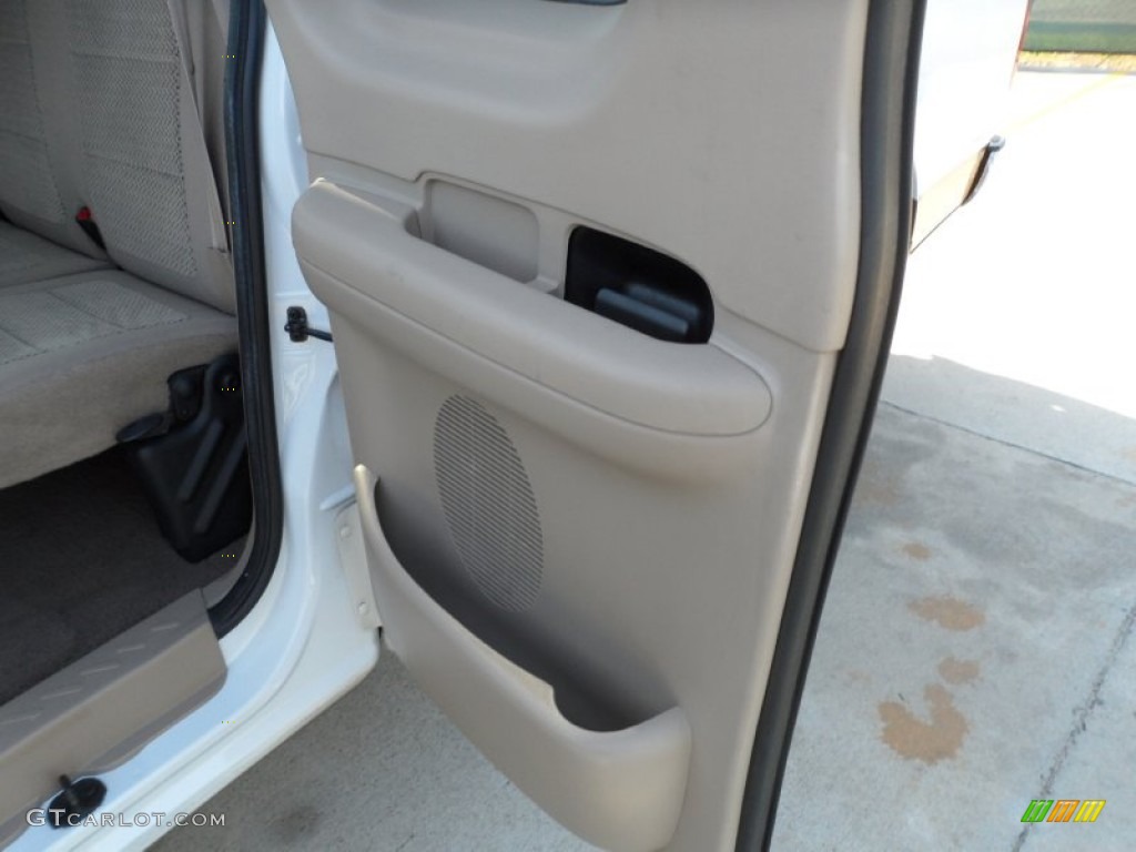 2002 F150 XLT SuperCab - Oxford White / Medium Parchment photo #32