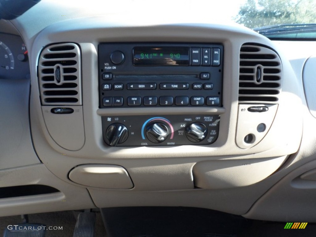 2002 F150 XLT SuperCab - Oxford White / Medium Parchment photo #39