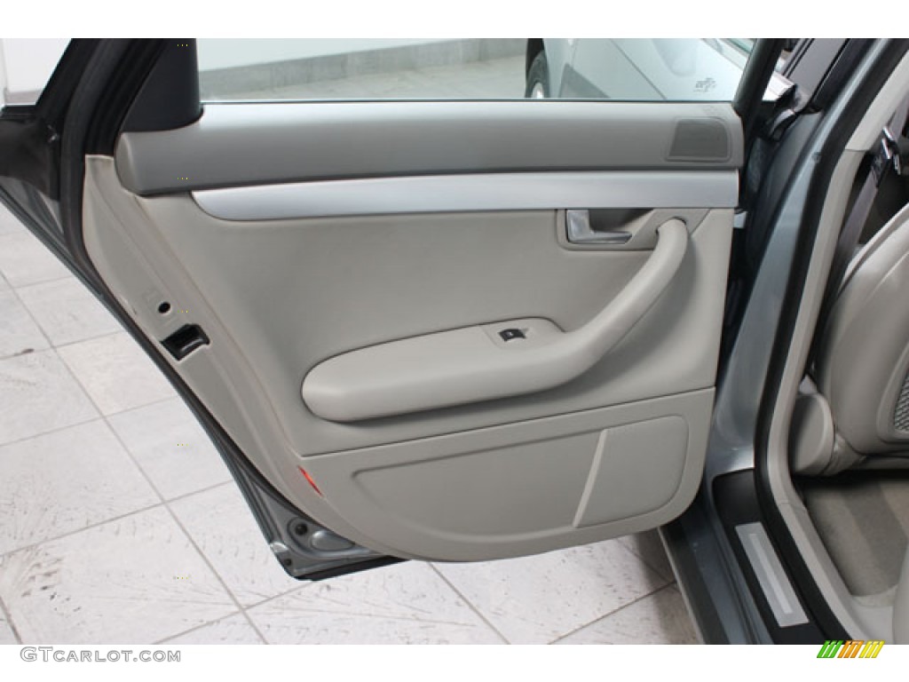 2005 Audi A4 2.0T quattro Sedan Grey Door Panel Photo #59207159