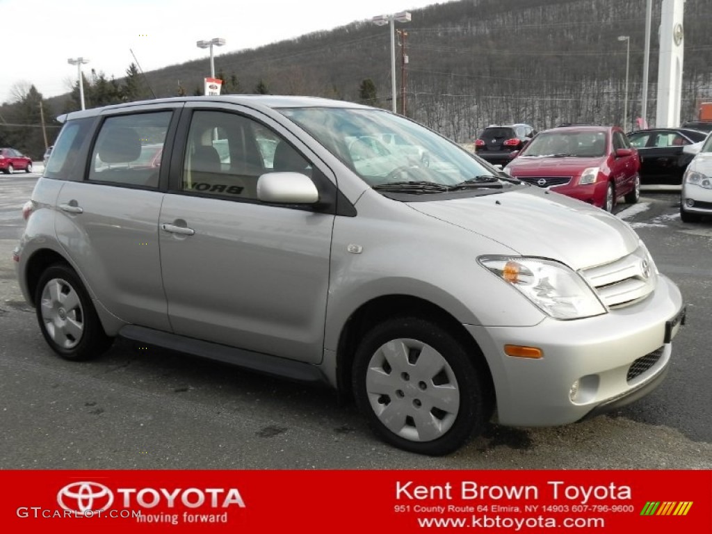 2004 Silver Streak Mica Scion xA 59169169 Photo 3