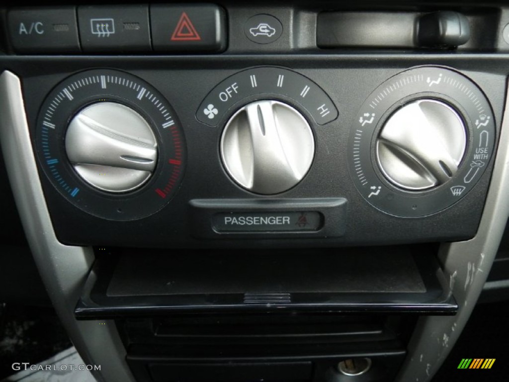 2004 Scion xA Standard xA Model Controls Photo #59208630