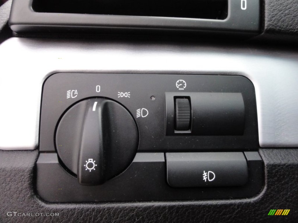 2005 BMW 3 Series 325xi Wagon Controls Photo #59210132