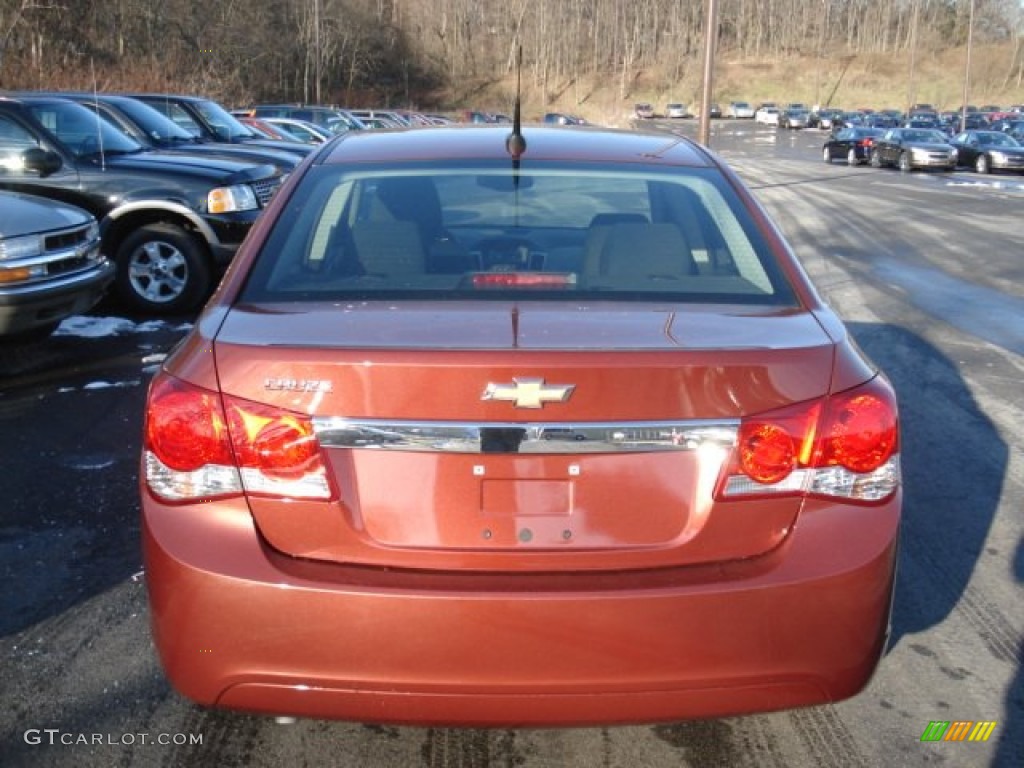 2012 Cruze LS - Autumn Red Metallic / Jet Black/Medium Titanium photo #7