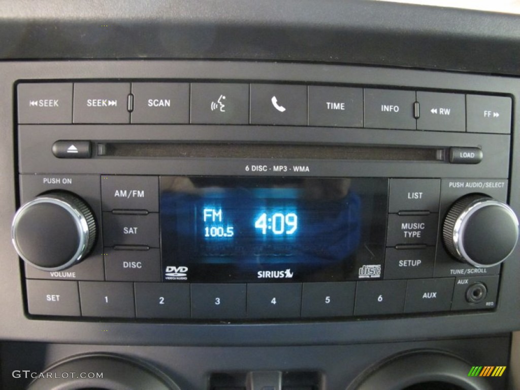 2010 Jeep Wrangler Rubicon 4x4 Audio System Photo #59220398