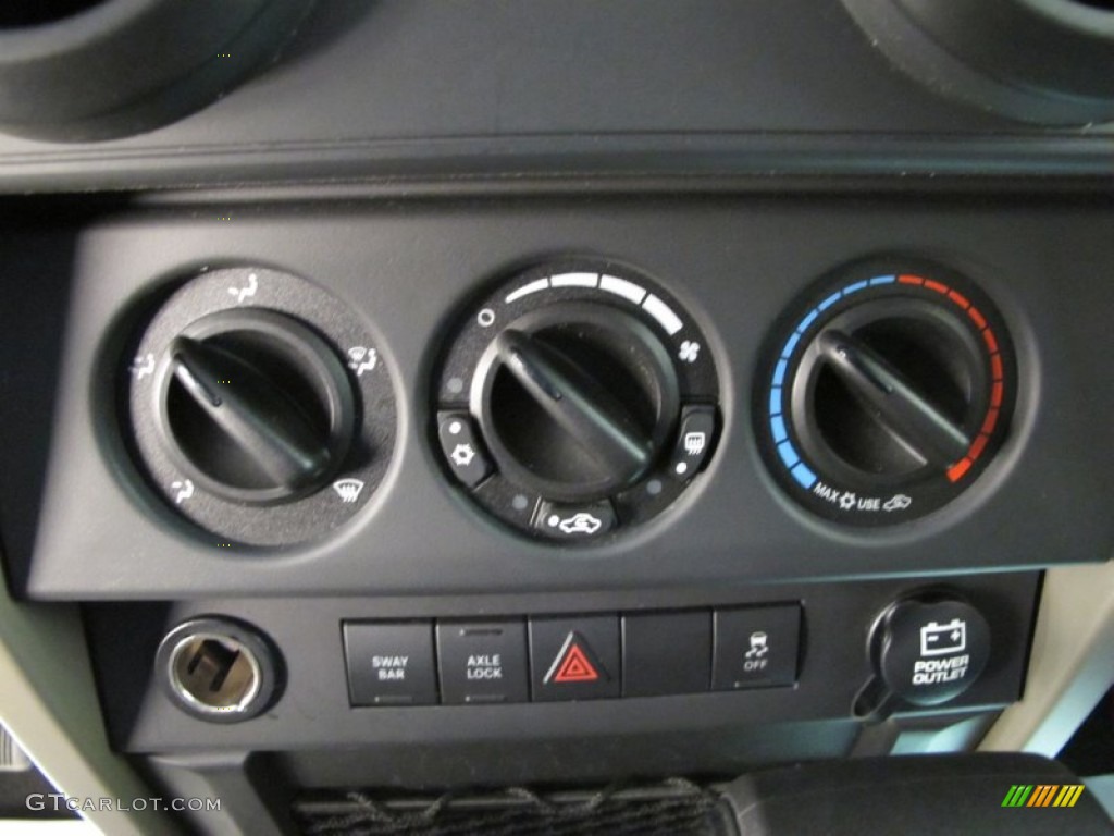 2010 Jeep Wrangler Rubicon 4x4 Controls Photo #59220408