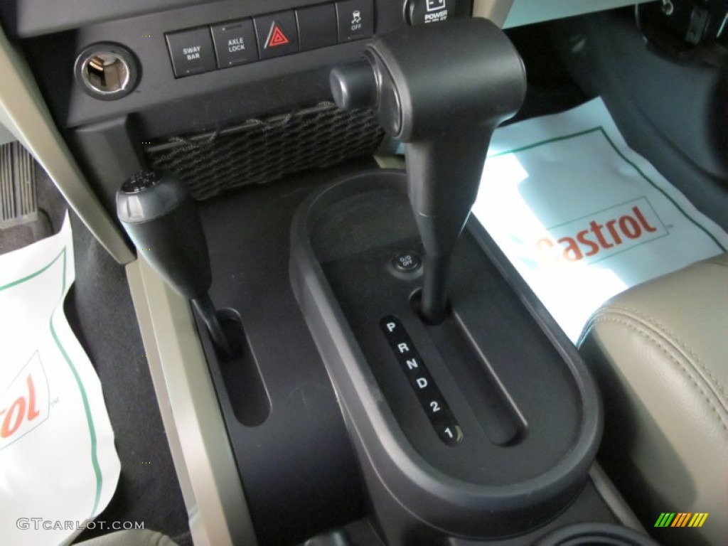 2010 Jeep Wrangler Rubicon 4x4 4 Speed Automatic Transmission Photo #59220414