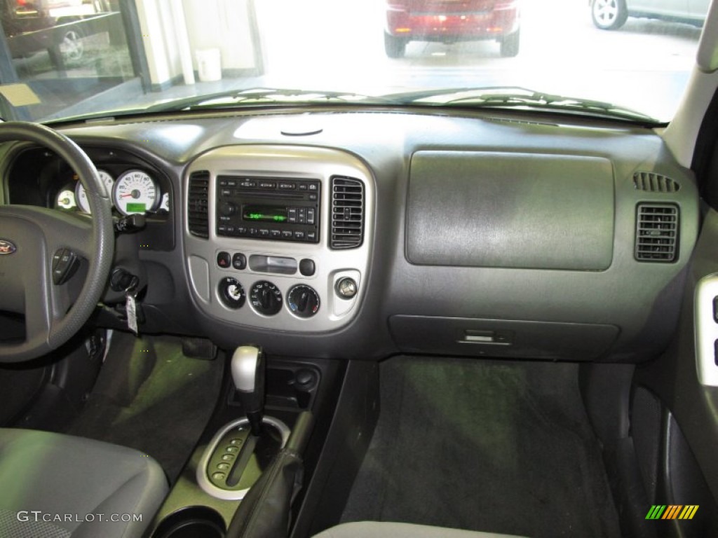 2006 Ford Escape XLT V6 Medium/Dark Flint Dashboard Photo #59223150