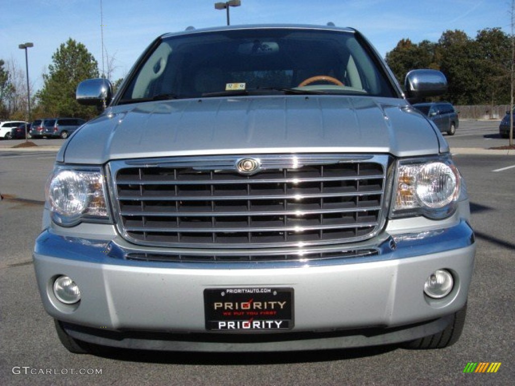 2007 Aspen Limited HEMI 4WD - Bright Silver Metallic / Dark Khaki/Light Graystone photo #8