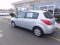 Brillant Silver - Versa 1.8 S Hatchback Photo No. 4