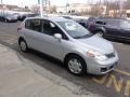 Brillant Silver - Versa 1.8 S Hatchback Photo No. 10