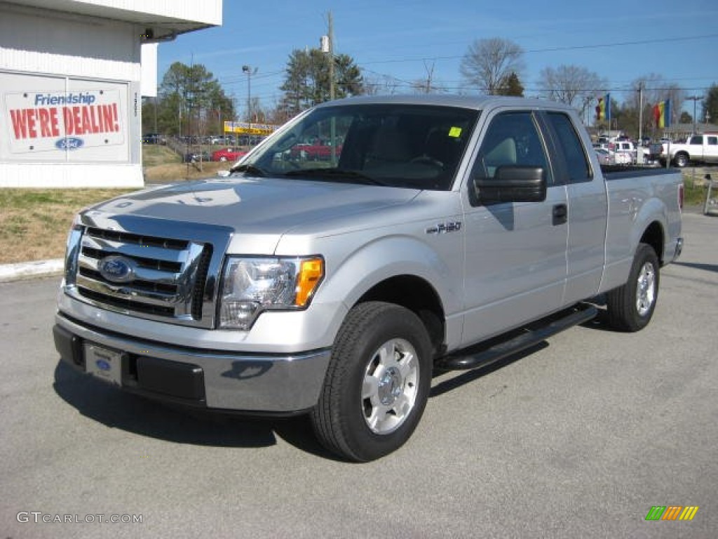 2010 F150 XLT SuperCab - Ingot Silver Metallic / Medium Stone photo #2