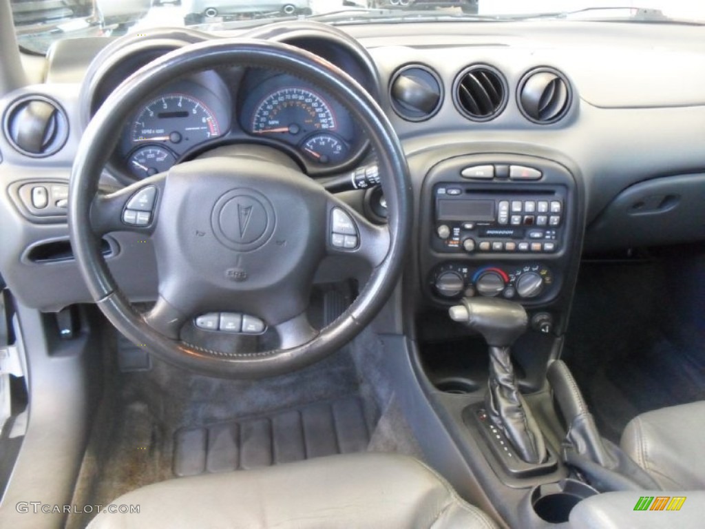 2002 Pontiac Grand Am GT Sedan Dashboard Photos