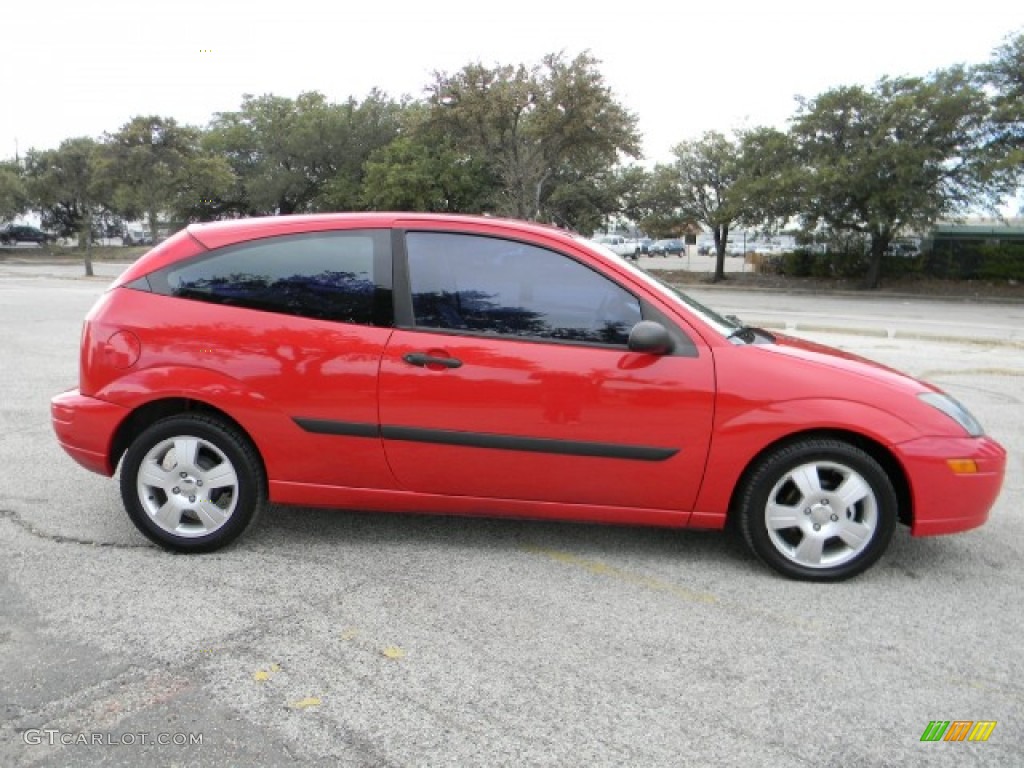 2003 Focus ZX3 Coupe - Infra-Red / Medium Graphite photo #3