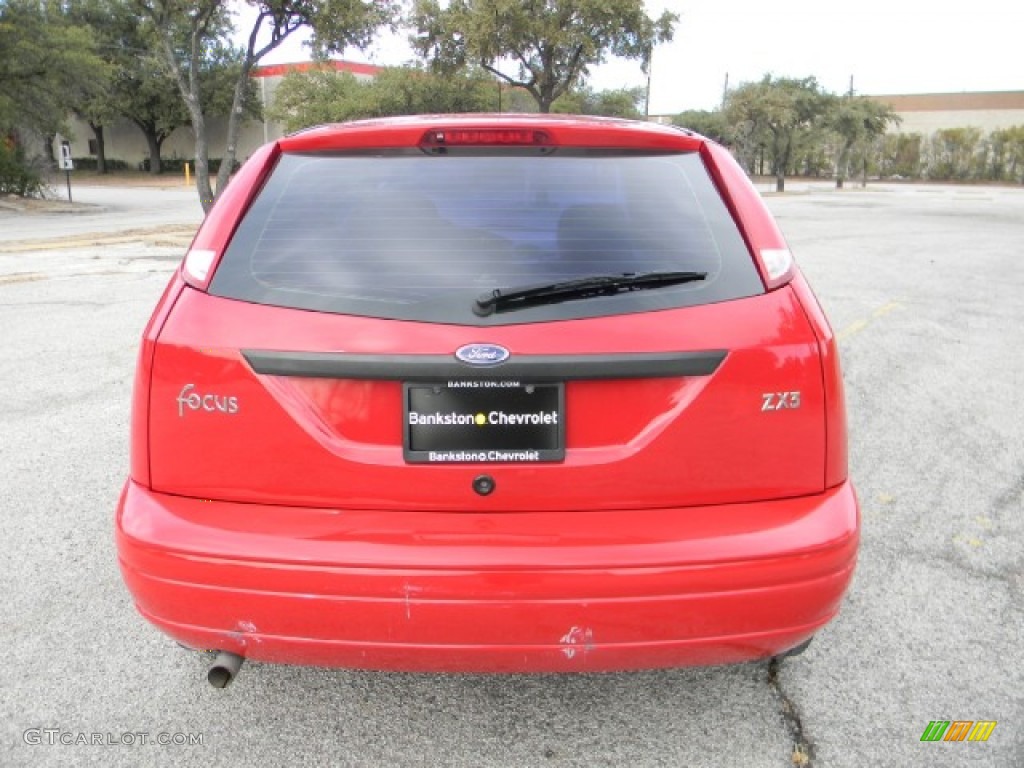 2003 Focus ZX3 Coupe - Infra-Red / Medium Graphite photo #4